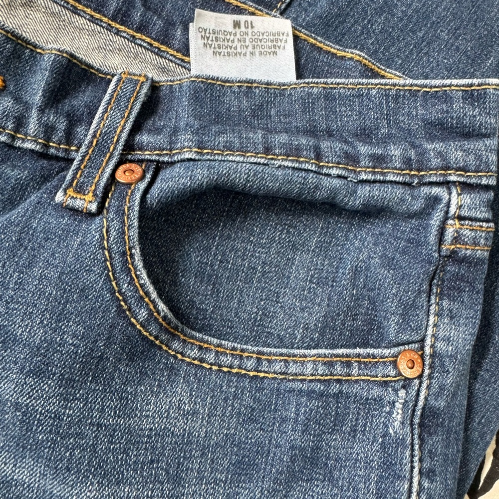 ❤️ (1)Ladies Levi’s jeans, size 10medium. Great condition. No tears or wear - Picture 5 of 13